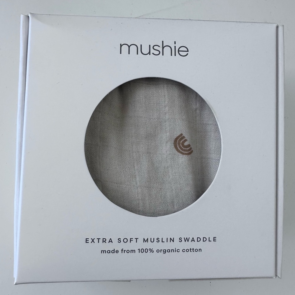 Mushie swaddle- rainbow print